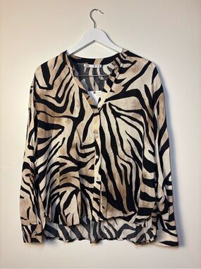NWT Zara Black and Beige Zebra-Print Button-Front Shirt, size XL